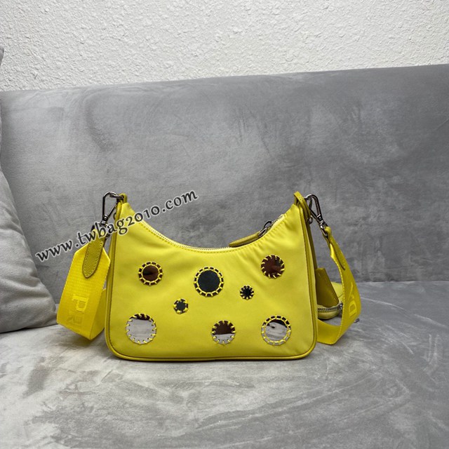 Prada專櫃爆款刺繡亮片三合一包包 1BH204 普拉達22年最新純手工刺繡肩背女包 csp1348